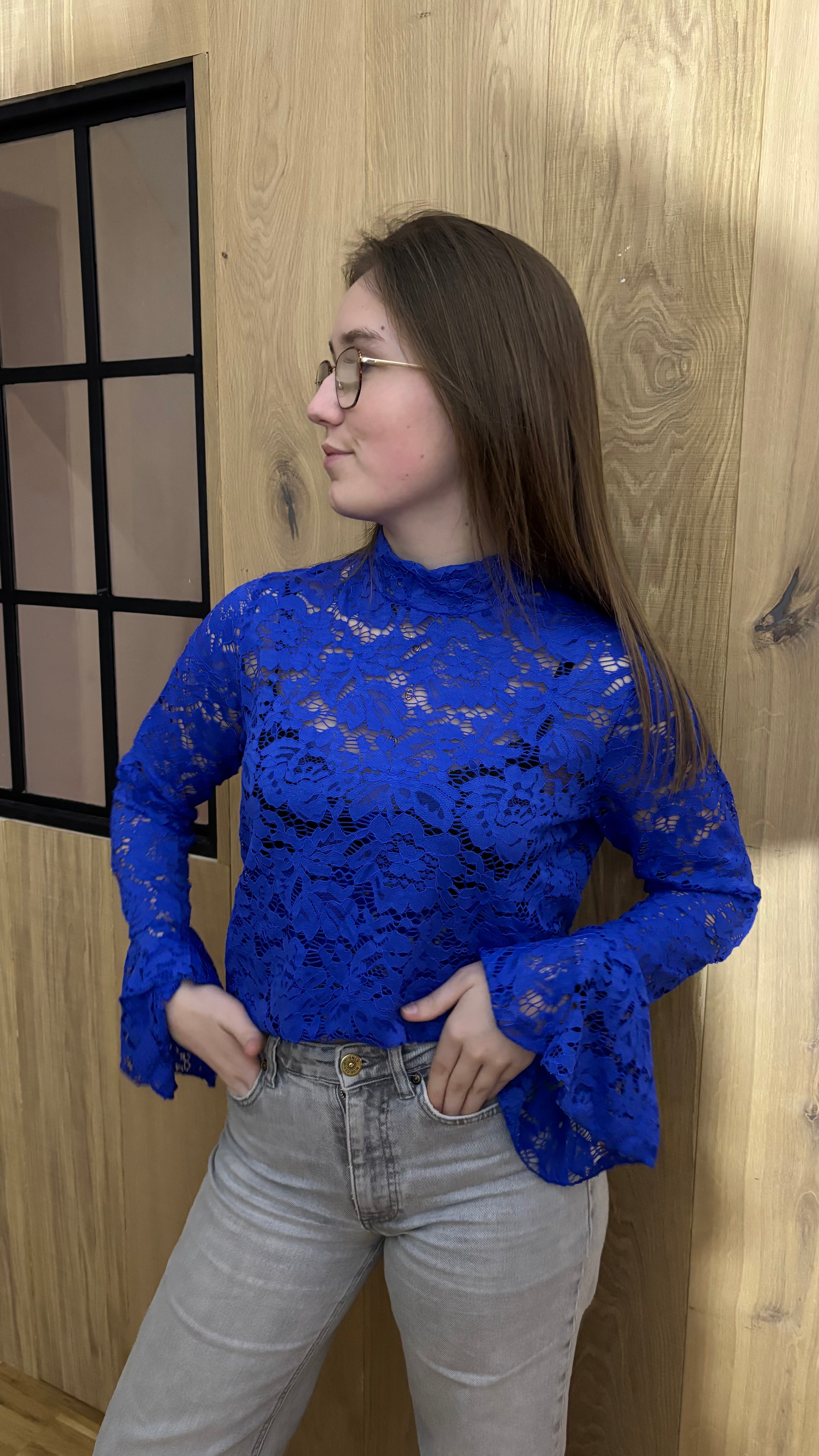BLUE LACE TOP