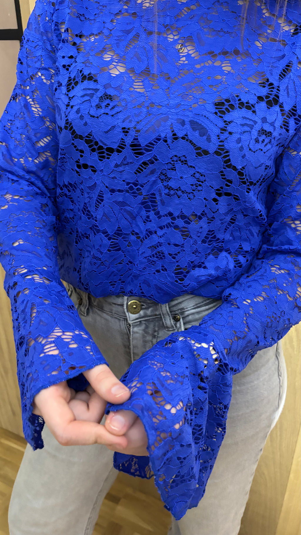 BLUE LACE TOP