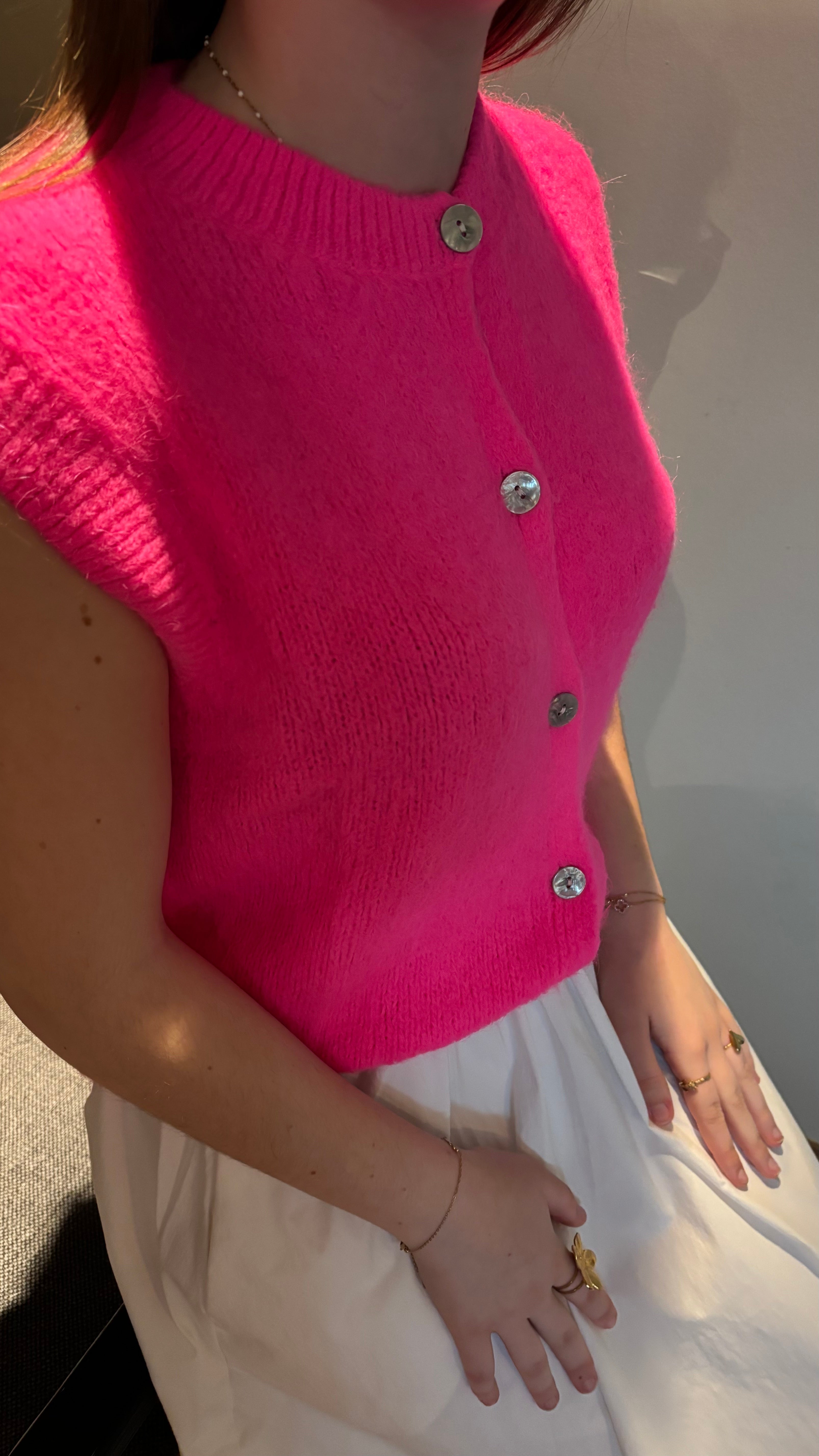 BUTTON KNIT
