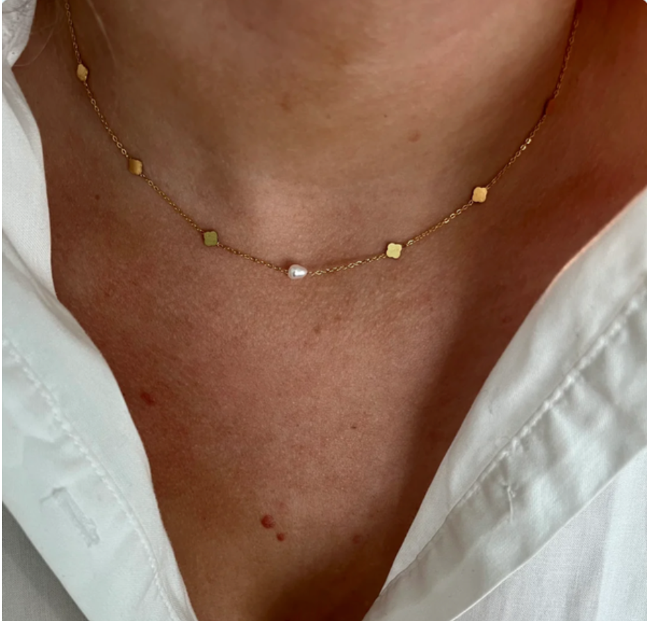 CLOVER NECKLACE