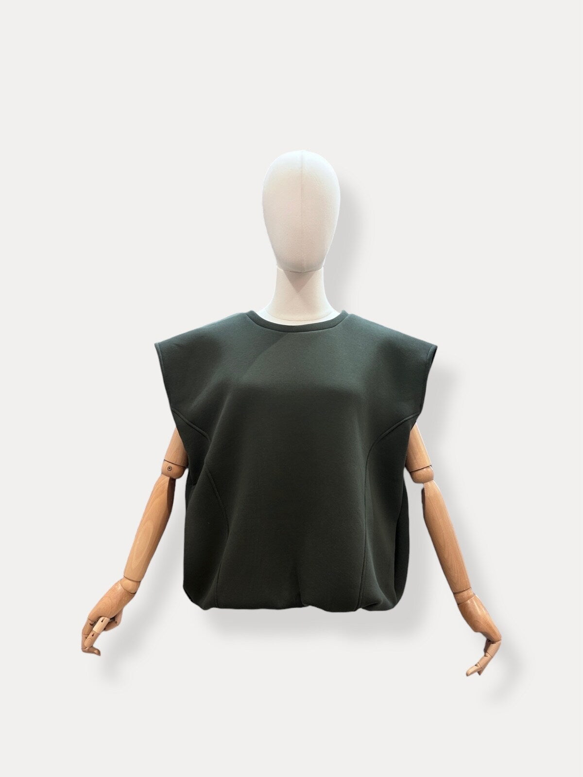 SLEEVELESS TOP